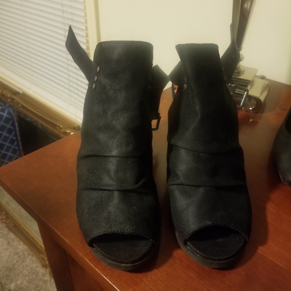 Black open toe booties - Picture 3 of 3